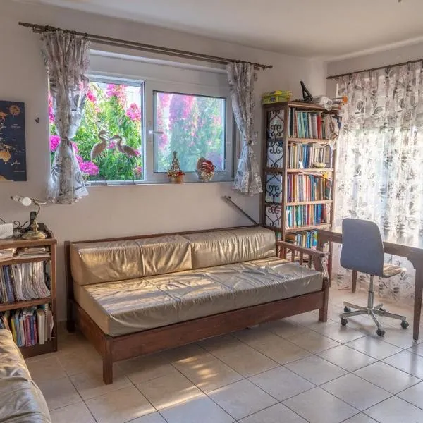 Private House, Peaceful Stylish Retreat Near Ialisos Beach, up to 5 Guests，位于伊利索斯的酒店