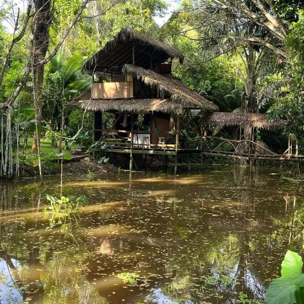 Jungle Cabin - Satorilodge，位于Puerto Nariño的酒店