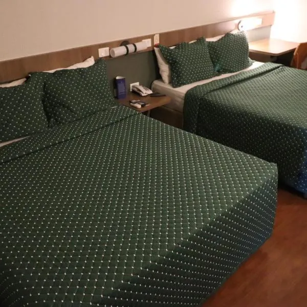 Strassen Hotel，位于戈亚尼亚的酒店
