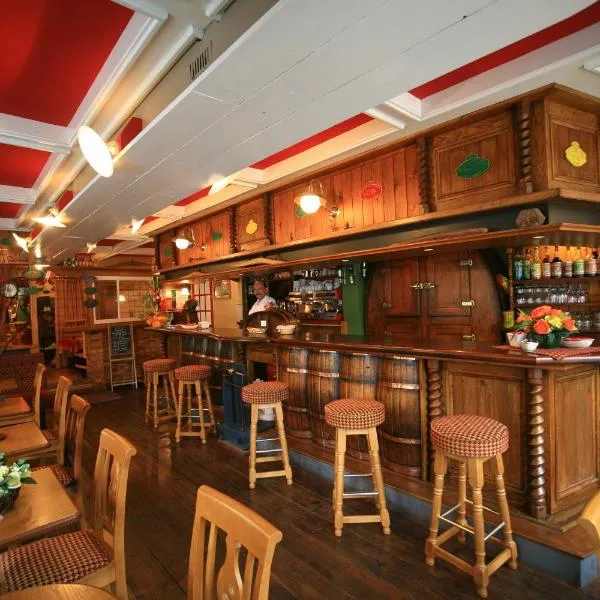 Le Commerce，位于La Haye-du-Puits的酒店