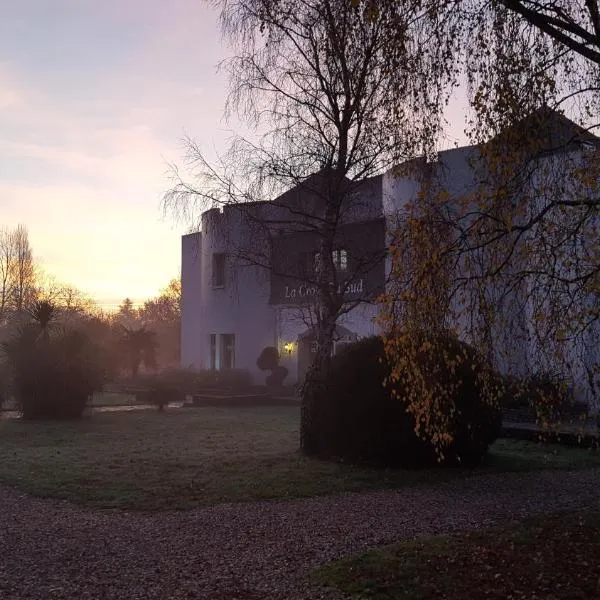 Logis Hotel La Croix du Sud，位于Le Tour-du-Parc的酒店