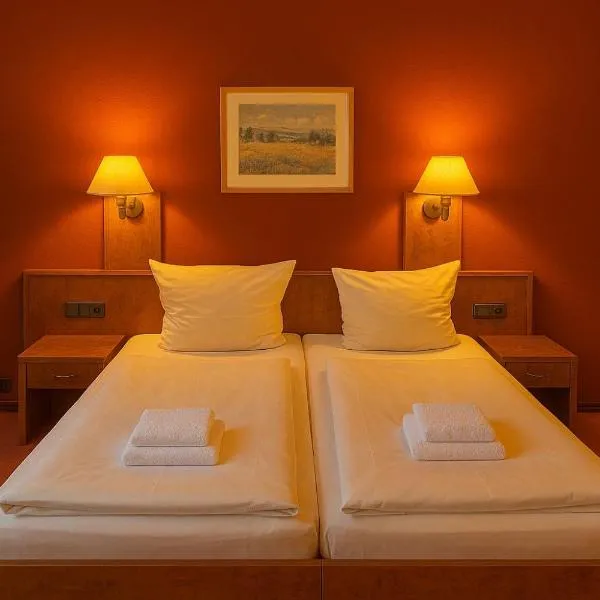 Hotel Schwarzenbek，位于施瓦岑贝克的酒店