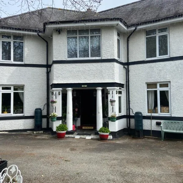 Cornerways Guest House St Austell Cornwall，位于圣奥斯特尔的酒店