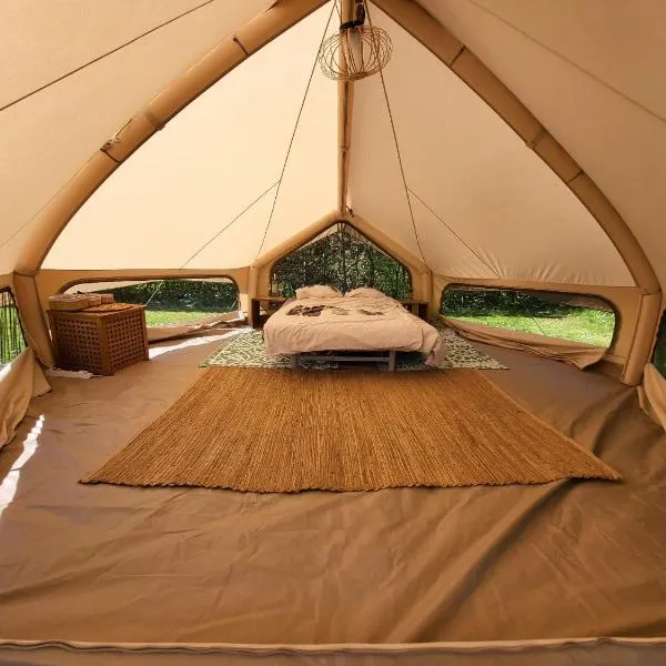 Sfeervolle Tipi tent dicht bij de kust.，位于Schagerbrug的酒店