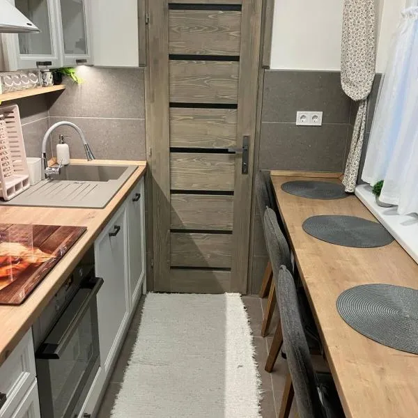 Központi Apartman 2，位于基什孔弗莱吉哈佐的酒店