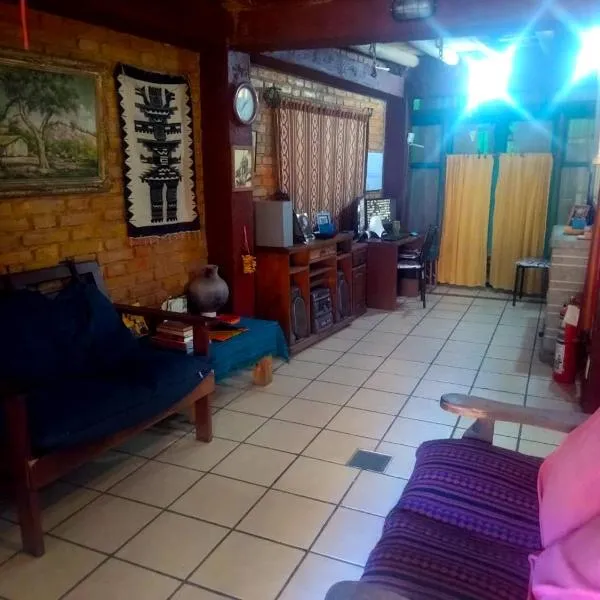 Intiaconcagua Habitacion familiar con baño privado，位于卢汉德库约的酒店