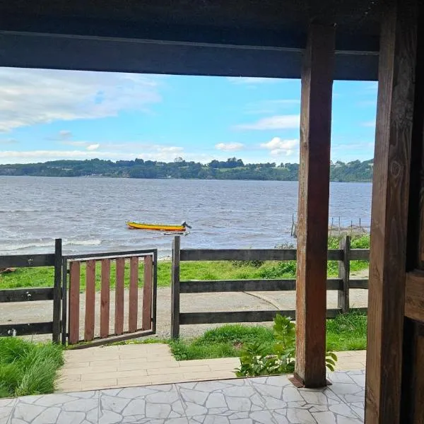 Lodge familiar vista estuario coipomo, Ancud，位于Mecura的酒店