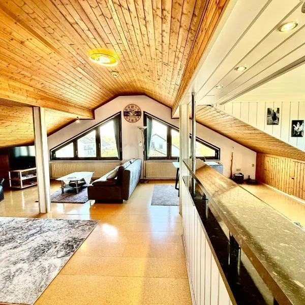 Charmante Ferienwohnung Ziegler mit Pool，位于Villmar的酒店