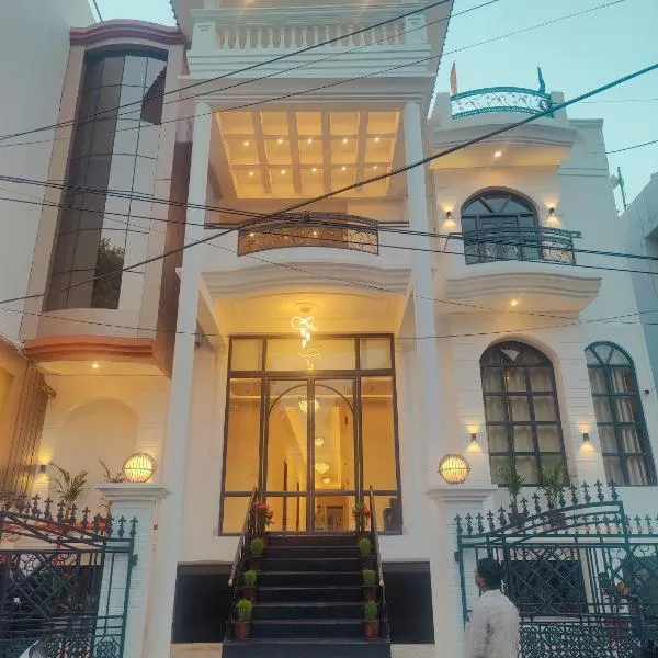 Hotel raj palace，位于勒克瑙的酒店