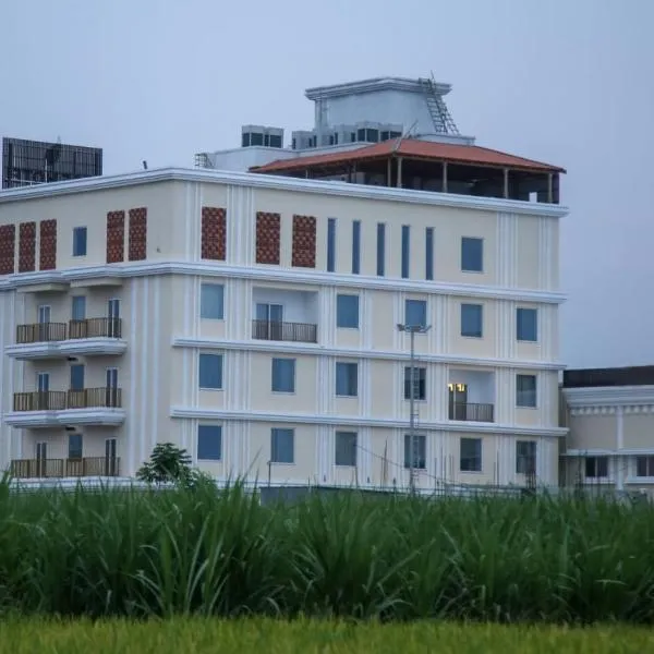 Leaf Hotel，位于蒂鲁瓦纳马莱的酒店