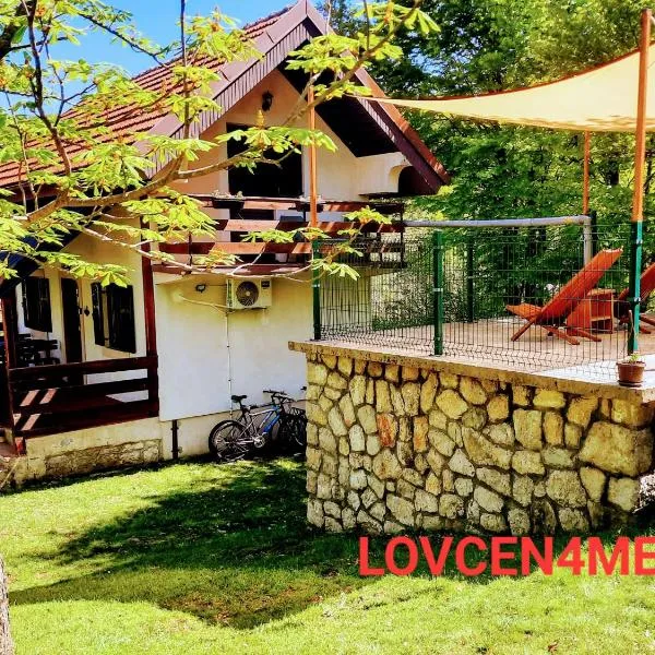 LOVCEN4ME，位于采蒂涅的酒店