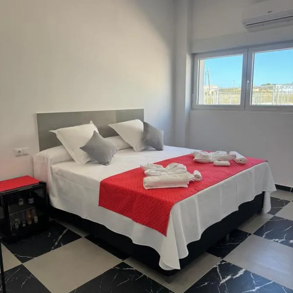 B6 Hotel，位于San Fulgencio的酒店