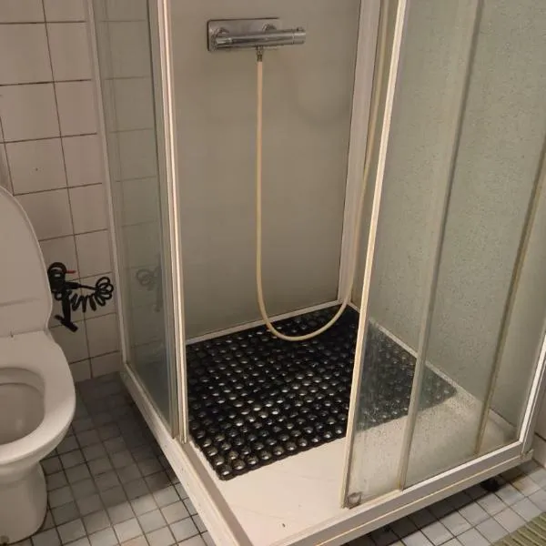 Private room in a 250 years old house，位于赫尔辛基的酒店