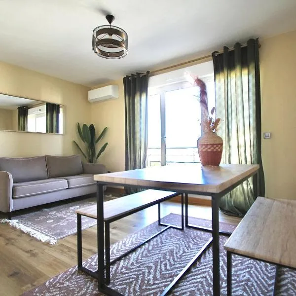 Appartement chaleureux Parking privé，位于科尔巴斯的酒店