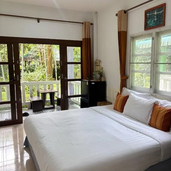 Khaosok gallery & camp，位于Ban Phang Kan Nua的酒店