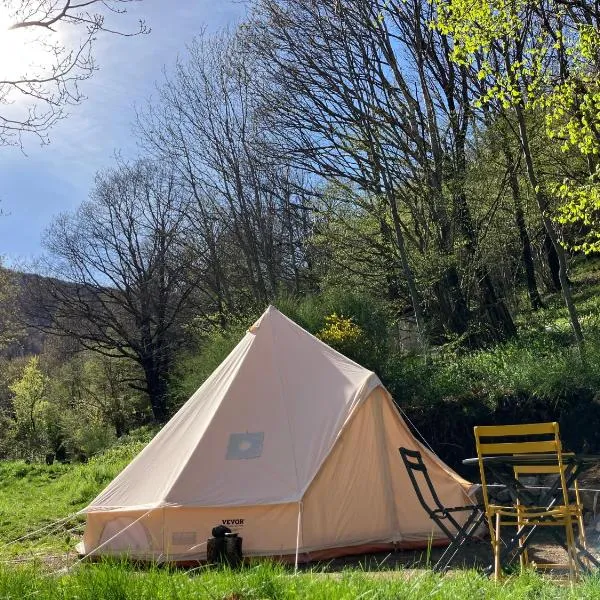 Tente Tipi en pleine forêt，位于Burzet的酒店