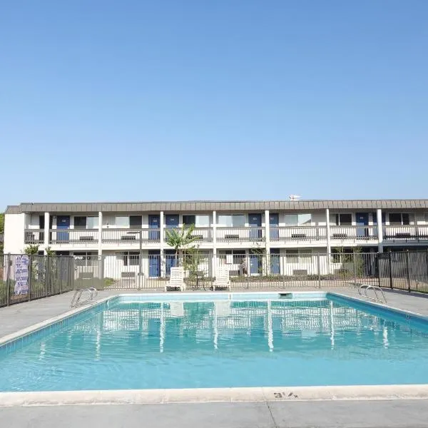 克莱蒙特汽车旅馆6，位于克莱蒙特的酒店