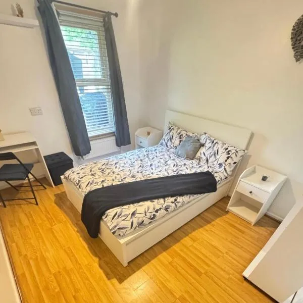 Bright & Cozy Double Room with great transport links，位于Hither Green的酒店