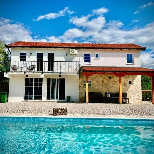 Village Pool Villa Silentium，位于莫斯塔尔的酒店
