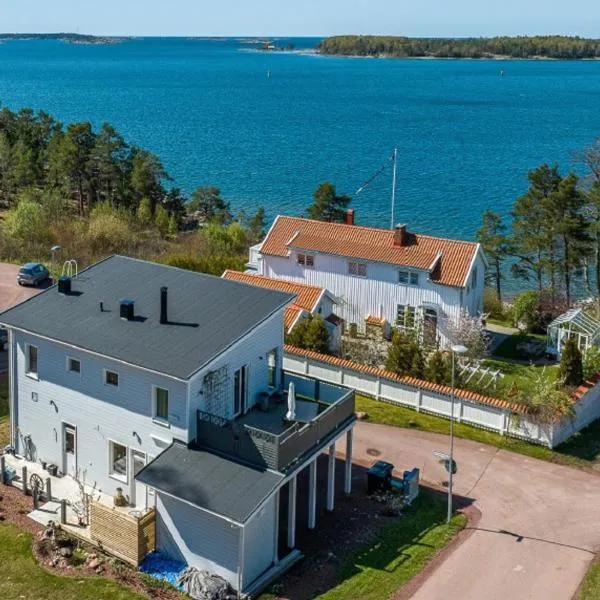 House with sea view in Mariehamn，位于玛丽港的酒店