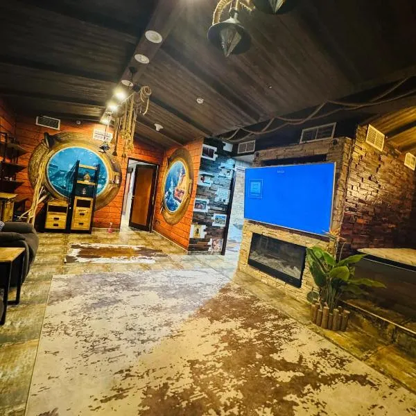 Beachfront holiday homes with beach,sauna,jacuzzi,cafe,restaurants and more，位于阿吉曼的酒店