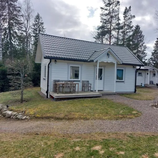 Charming cottage on Kvegero，位于格内斯塔的酒店