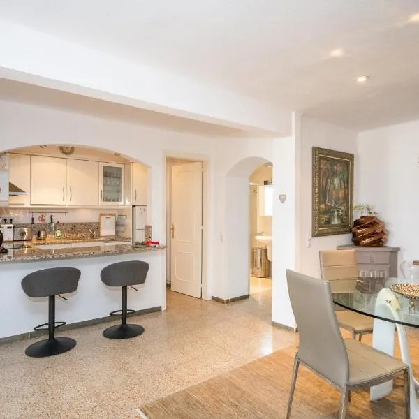 Apartamentos Mila，位于艾姆布里亚布拉瓦的酒店