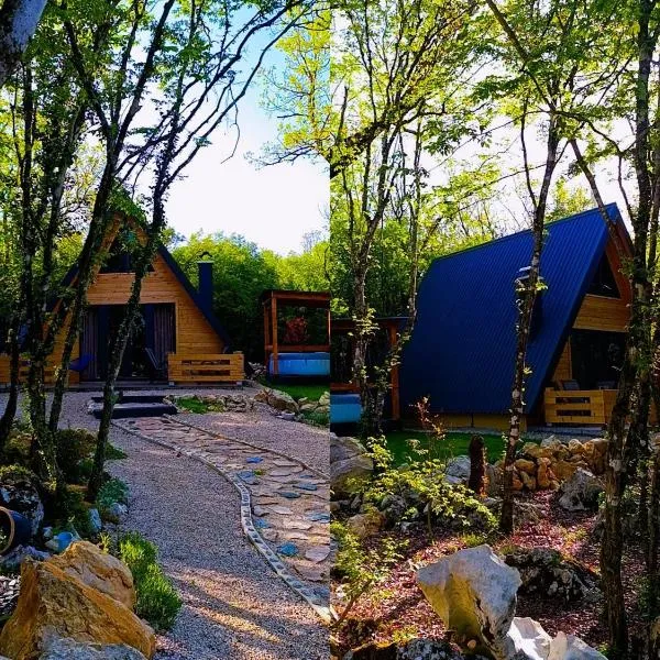 Woodland Paradise Two charming wooden houses in the stone，位于柳布什基的酒店