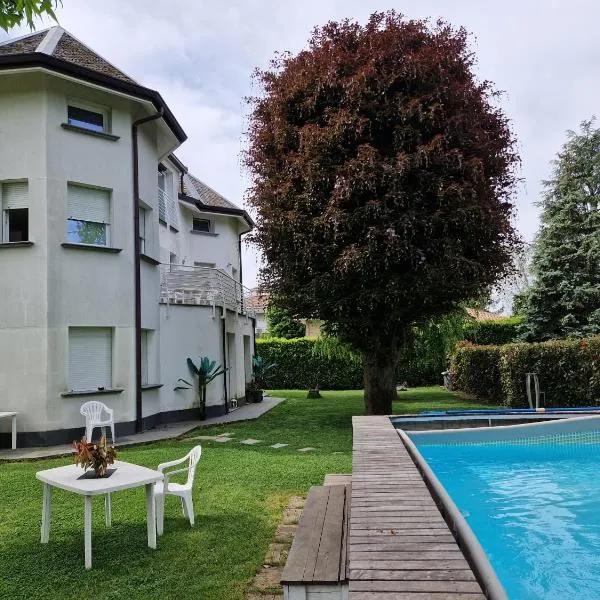 BeB Casa di Lia，位于Carugo的酒店