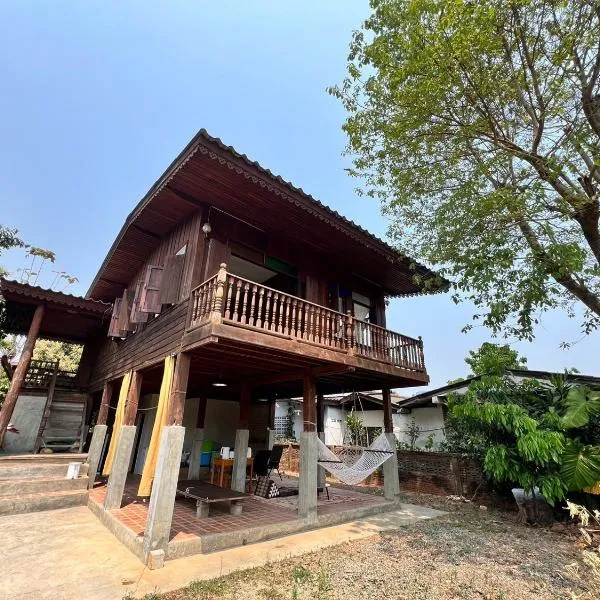 The Say Ba Homestay & Hostel at Mae Chaem เด๊อะเซ่บะ โฮมสเตย์ แม่แจ่ม，位于夜占县的酒店