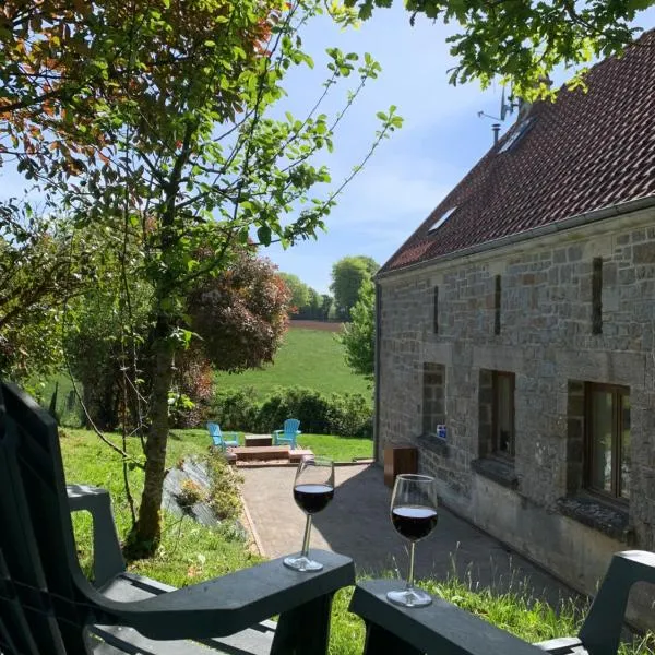 Gîte des Pommiers avec terrain de pétanque，位于Le Fresne-Poret的酒店