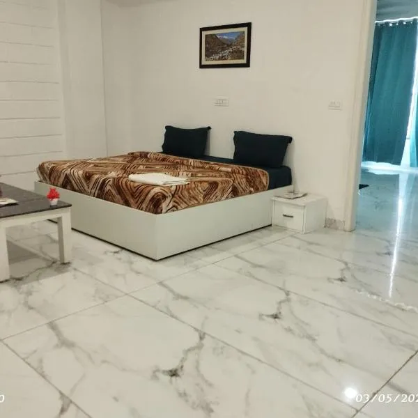 Pinecresté Kasauli，位于Dharampur的酒店
