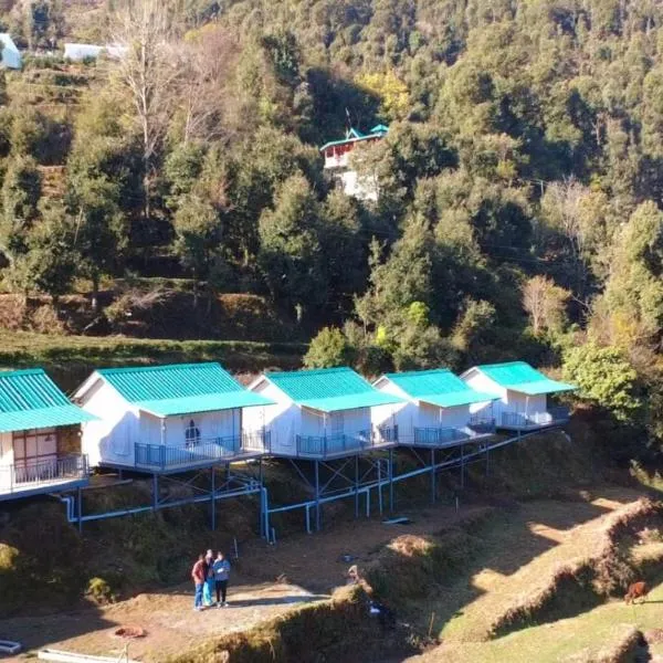 Escape Pod Himalayan Campsite，位于比姆塔尔的酒店