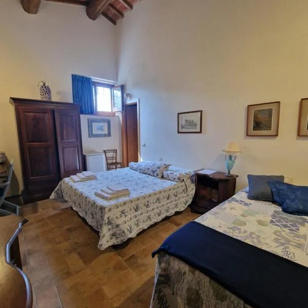 Blu room，位于恩波利的酒店