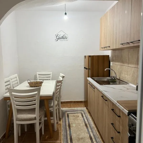 Inn Apartment，位于Kamëz的酒店