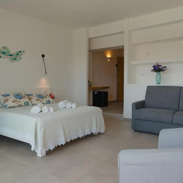 Rooms, affittacamere Maksim，位于阿兰奇湾城的酒店