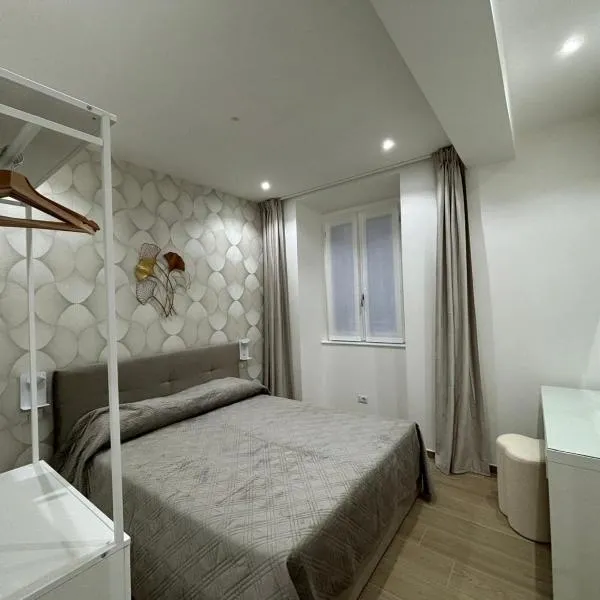 Bella Como Holiday Apartment，位于科莫的酒店