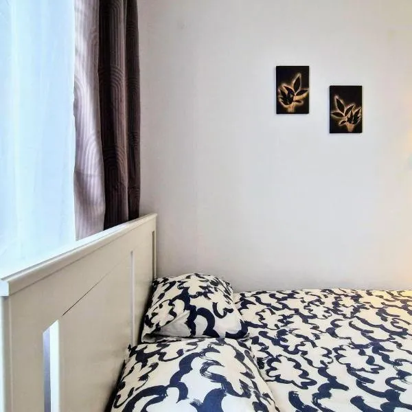 Meander Natolin Pokoje Blisko Metra，位于华沙的酒店