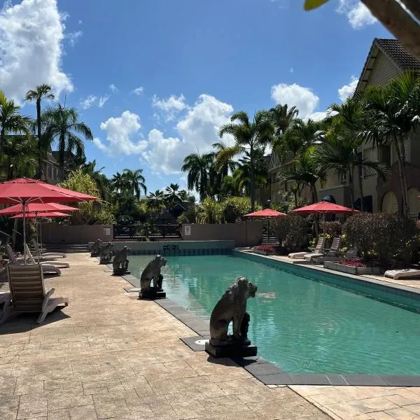 Bulloo Lagoon Oasis Luxury Resort，位于Cairns North的酒店