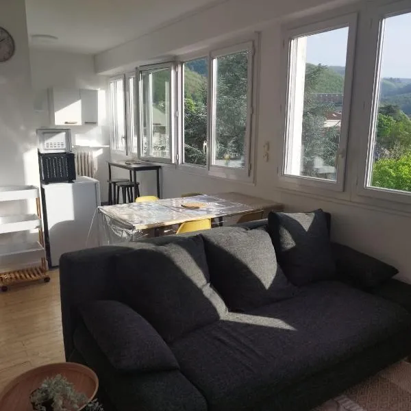 Coucher de soleil, calme, gros matelas, parking, 2 lits, lave-linge, wifi, netflix，位于马扎梅的酒店