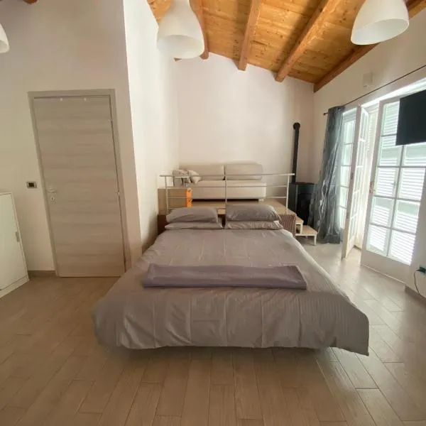 Happy Nest，位于苏尔莫纳的酒店