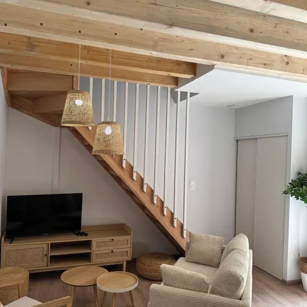 Gîte plein de charme avec ses poutres apparentes , ses pierres et son jacuzzi extérieur，位于Caux的酒店