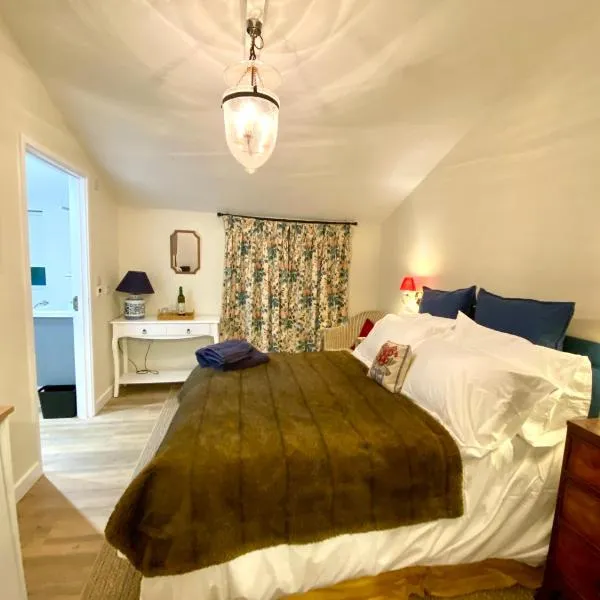 Giffords Hall Garden Room，位于Shimpling的酒店