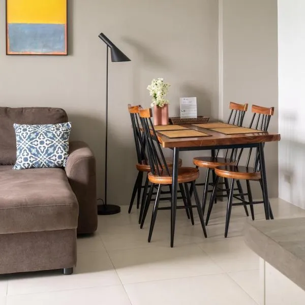 Mae Phim Grand Blue Condo with pool and seaview，位于梅尔皮姆的酒店