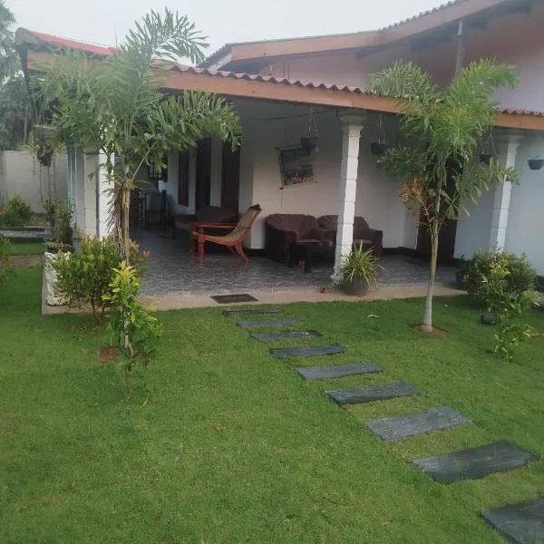 Nesan’s villa，位于亭可马里的酒店