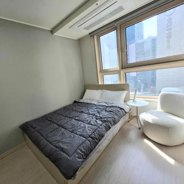 The house of Gangnam 06 1 minute from Shin Nonhyeon Station，位于首尔的酒店
