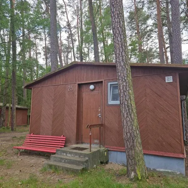 Domek letniskowy nr 23 - jezioro Głębokie，位于缅济热奇的酒店