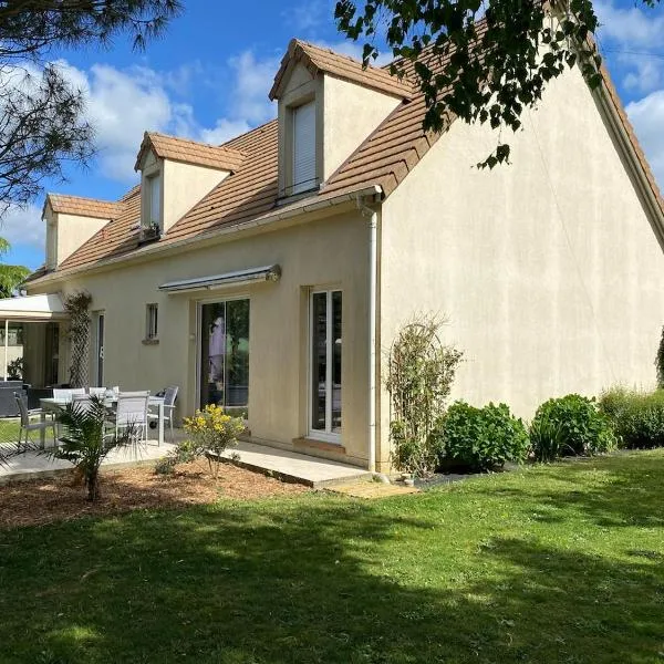 Chez Maison familiale la heuniere 27950 Normandie logement autonome boîte à clé capacité 5 pers proche de giverny paris Rouen a13，位于La Heunière的酒店