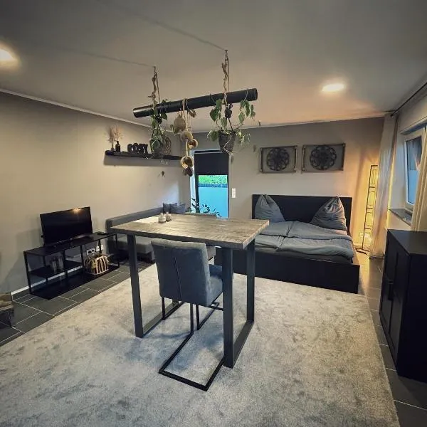 Cosy Bungalow-Apartment in ruhiger Toplage - nähe Düsseldorf，位于克雷费尔德的酒店