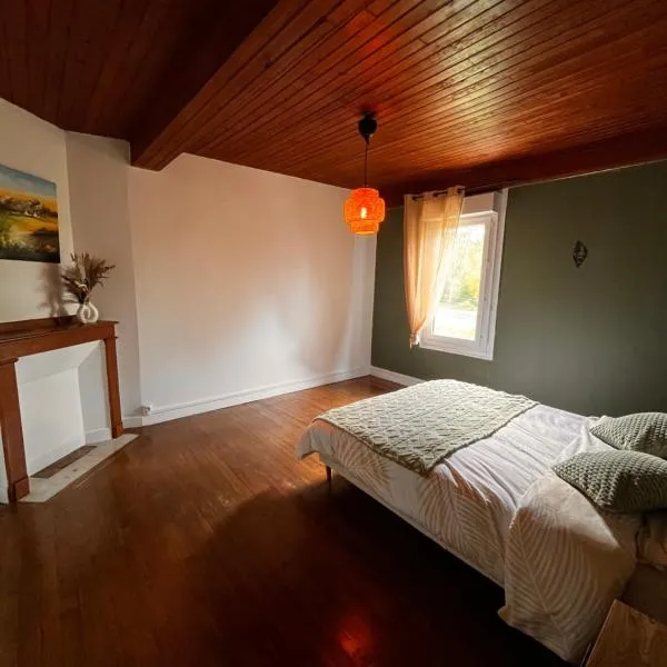 Chambre au domaine du moulin du pont，位于Aurignac的酒店